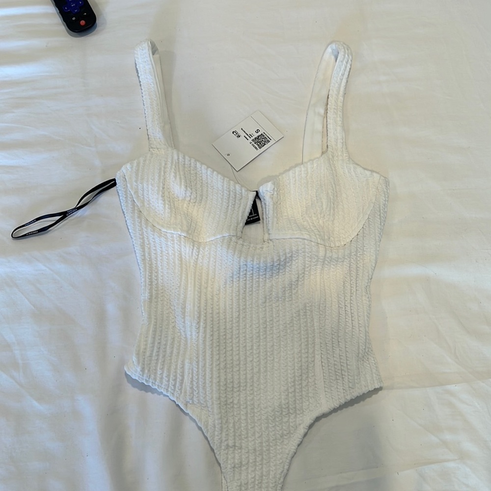 Forever 21 White Sweetheart Bodysuit